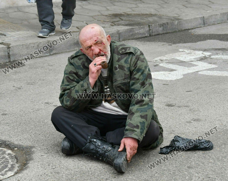 Пиян мъж блокира улица до пазара в Хасково