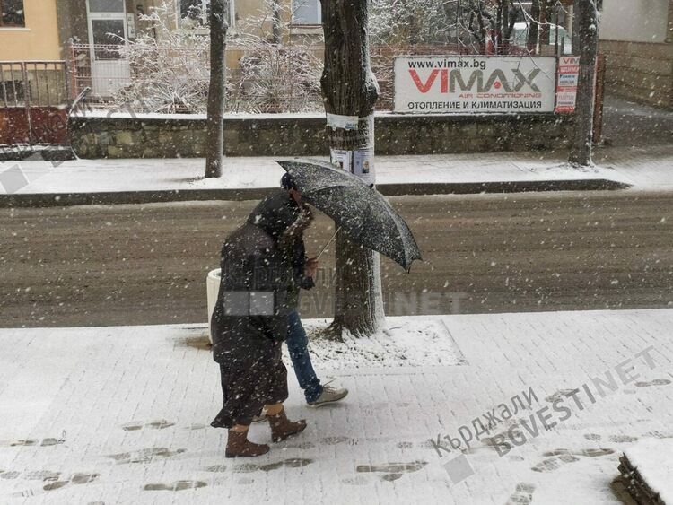 Облачно с мокър сняг днес в Кърджали,оранжев код