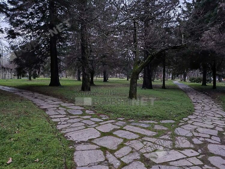 Предимно облачно и ветровито днес в Кърджали