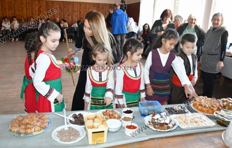 Кулинарна изложба и музикално-танцови изпълнения на „Празник на зимнината и зимните гозби“