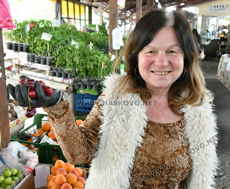 Черешите между 15 и 18 евро за килограм на пазара в Хасково
