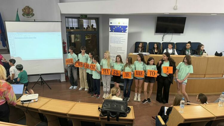 Ученици от Димитровград и Меричлери представиха свои умения и таланти във „Фестивал на училищните клубове“