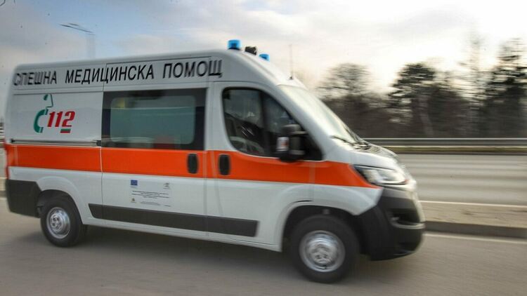 61-годишен пешеходец е блъснат от автомобил на паркинг в Смолян