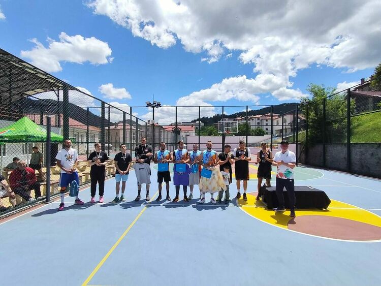 Чепеларе отново събра любителите на баскетбола на турнир по стрийтбол 3x3
