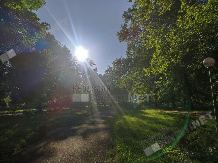 Слънчево и горещо днес в Кърджали,жълт код за опасни жеги