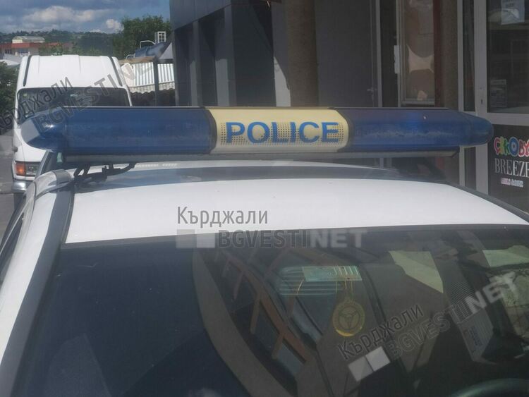 Погроми над  автомобили в Джебел и Пряпорец