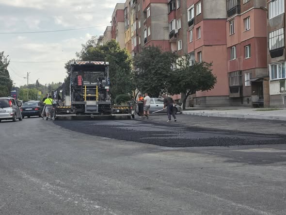 Асфалтирането на ул. „Струма“ продължава