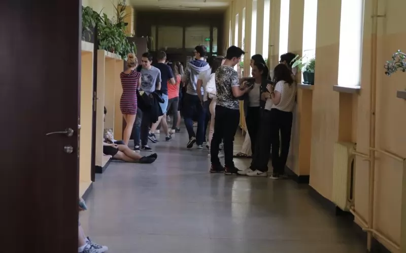 PISA 2025: Деветокласниците ни са с рекорден срив по четене и математика