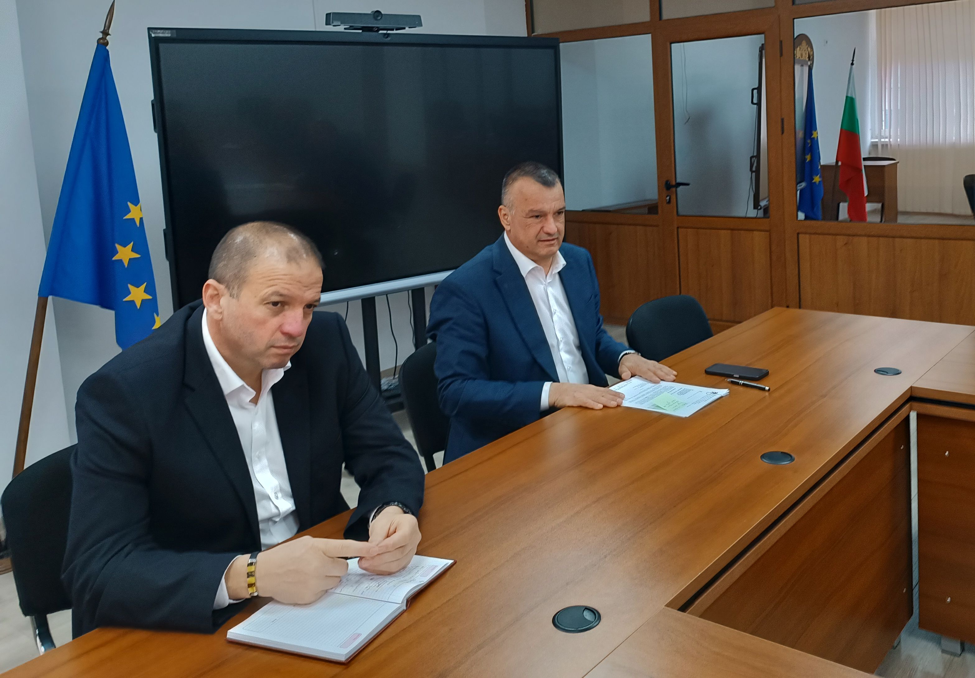 Областният управител Бисер Николов свика Областната епизоотична комисия заради две огнища от шарка по овцете и козите в село Звезден