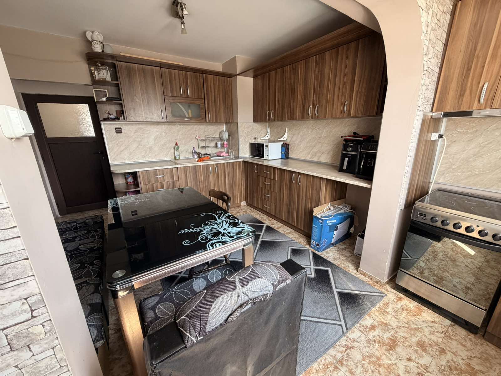Четиристаен Апартамент За Продажба В Гр. Хасково, Кв. „Орфей“