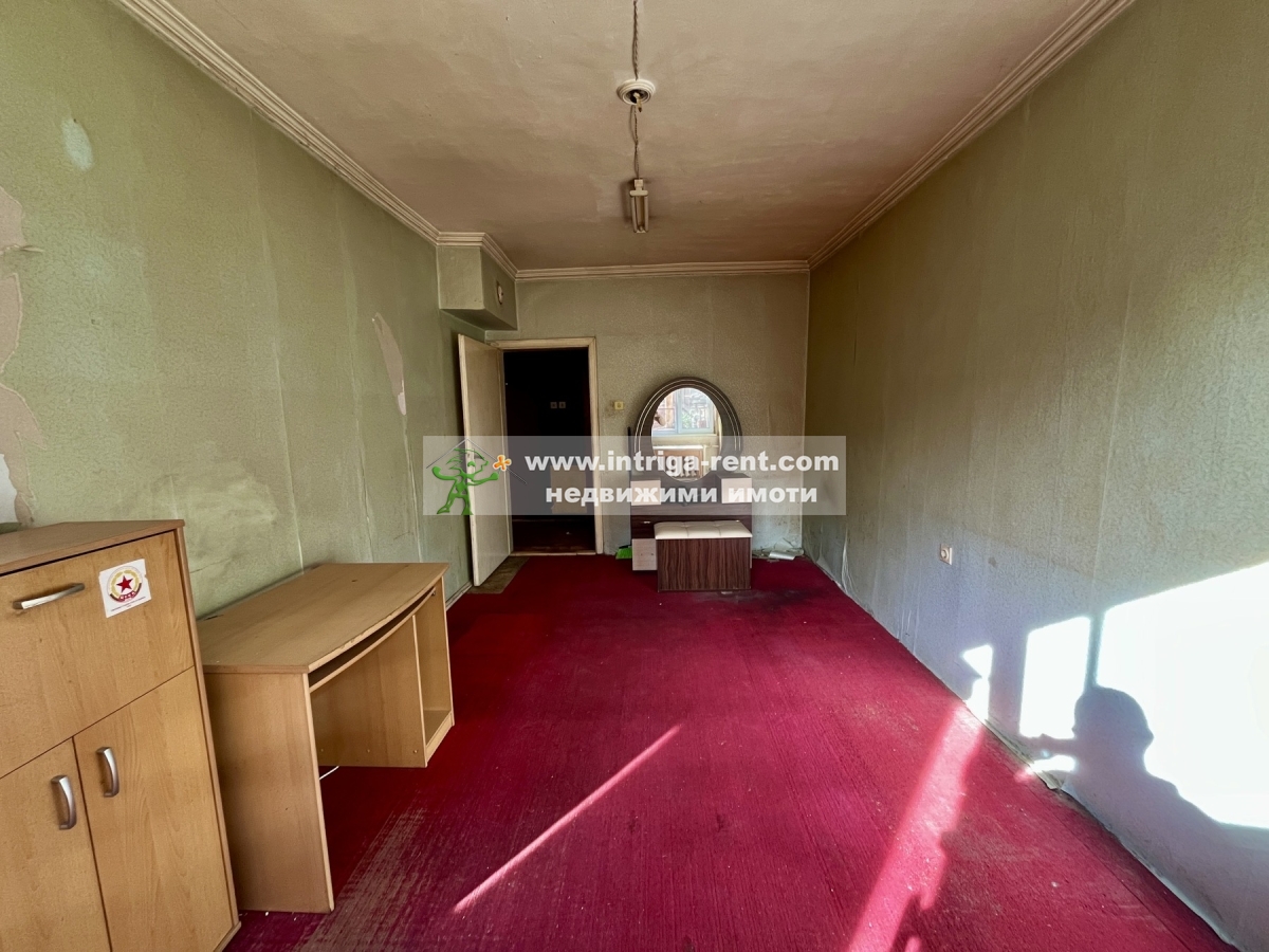 №4140 Едностаен тухлен апартамент-старо строителство за продажба в кв. Училищни, Хасково!