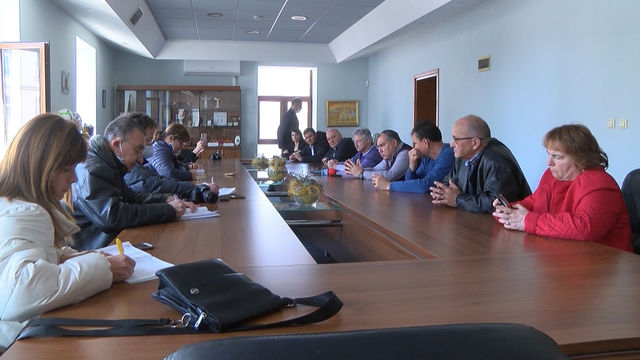 Мъж и жена от маджаровското село Златоустово са настанени в Инфекциозното отделение в Хасково под набюдение